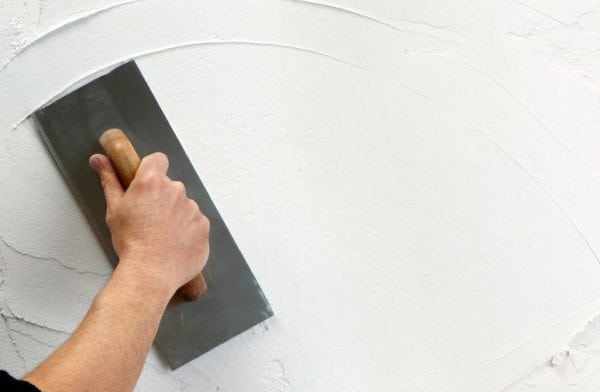 Seinien kohdistaminen ennen maalausta