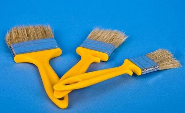 Folded brushes na may natural bristles