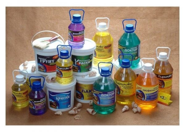 Conjunto de mezclas de barniz solubles en agua.