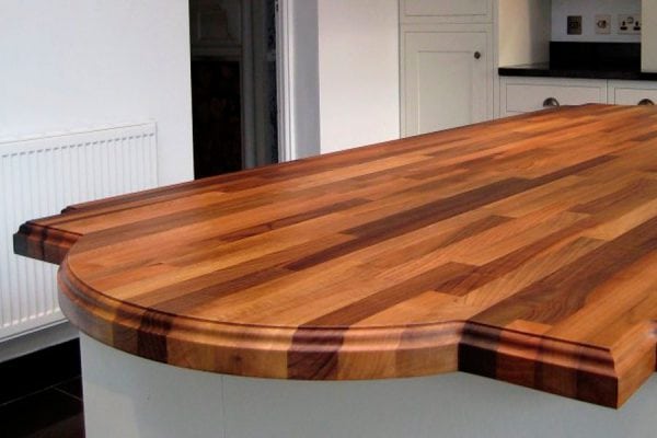 Varnished countertop