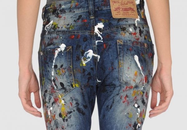 Pulizia dei jeans dalla vernice