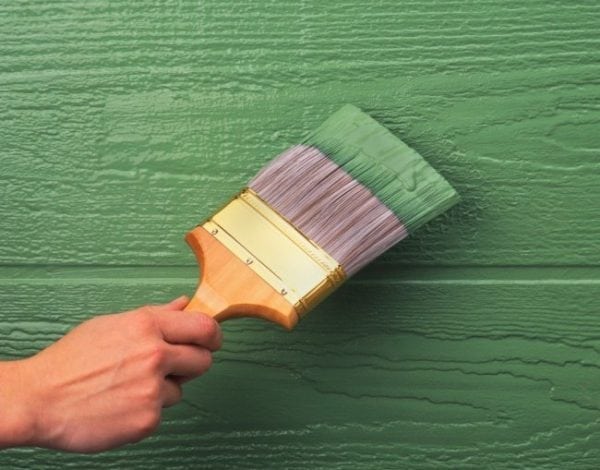 Salutan dinding kayu dengan cat minyak