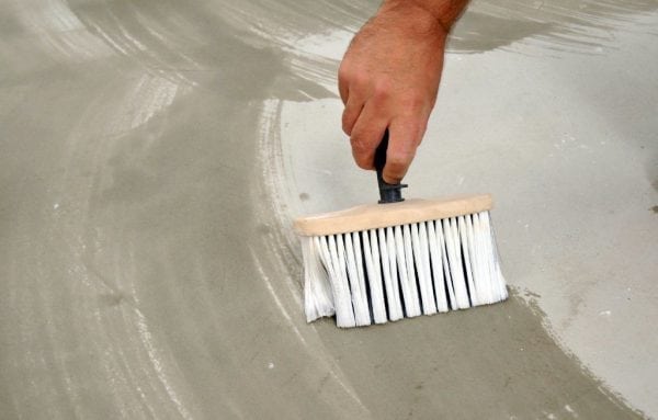 Preparando un piso de concreto para pintura epoxi