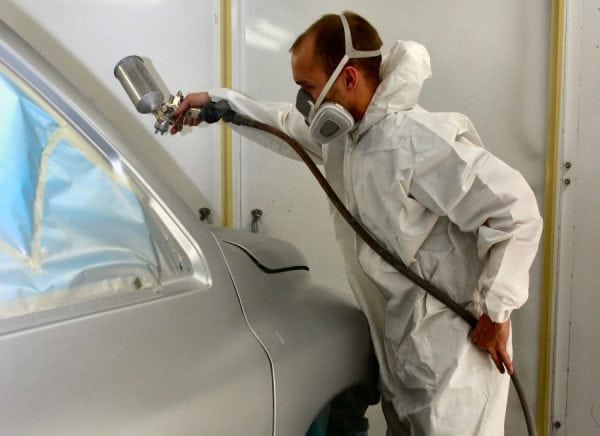 Do-it-yourself protective suit para sa spray painting