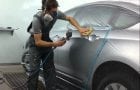 Application of car varnish