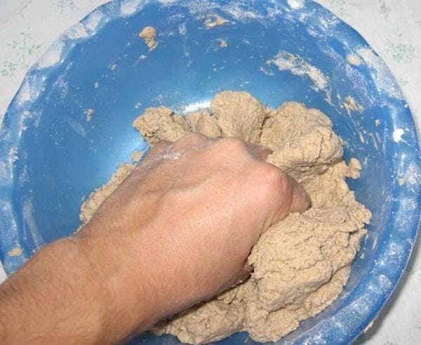 Preparation of a mixture of PVA and wood dust