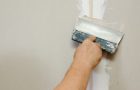 Puttying joints of drywall sheets