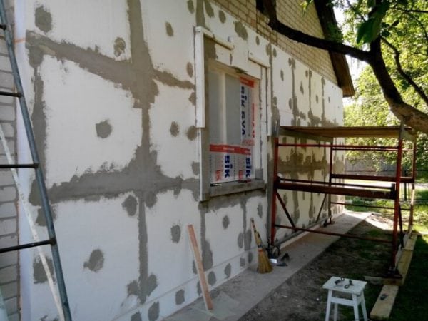 Stucco duro delle pareti riscaldato da polyfoam