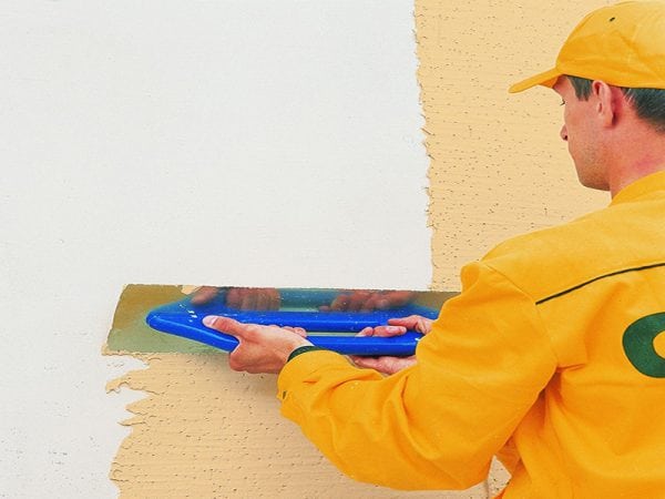 Ceresit CT 16 s'utilitza per a la preparació de superfícies per a pintures de façana i guixos decoratius