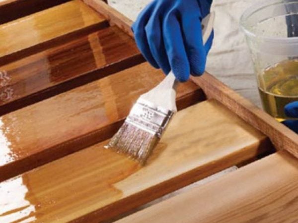 Woodworking with varnish
