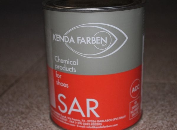 Pelekat SAR 306 dikeluarkan oleh Kenda Farben