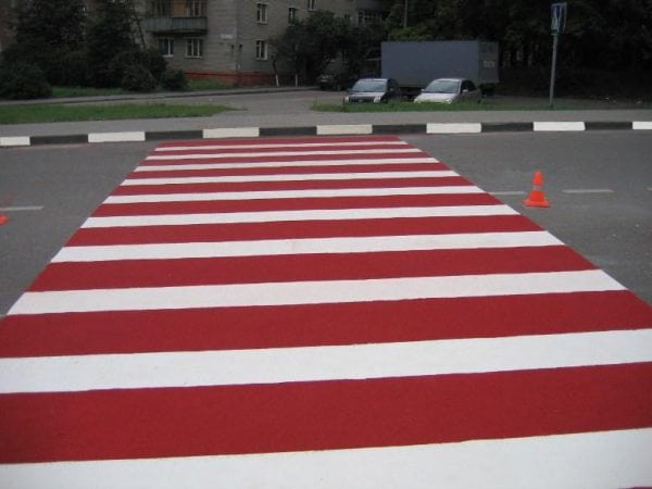 AK-511 paint red for a road marking