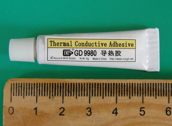 Adhesivo termoconductor GD9980