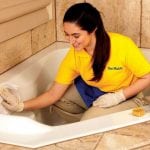 Cleaning the bath from traces of sealant