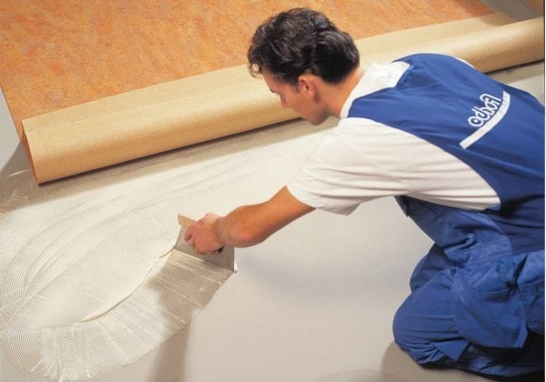 It is recommended to put rolled floor coverings on glue