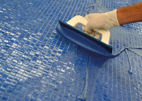 Epoxy grout can be used to grout tile joints in the pool
