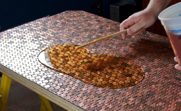Preenchimento correto das mesas com resina transparente
