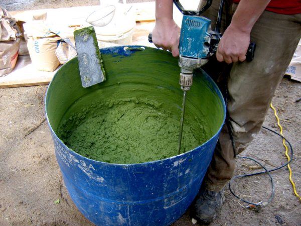 Preparation of colored concrete