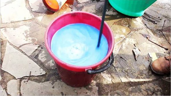 Preparation of concrete dye from lime paint