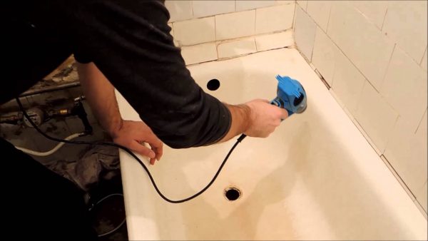 Torka badskålen innan du målar