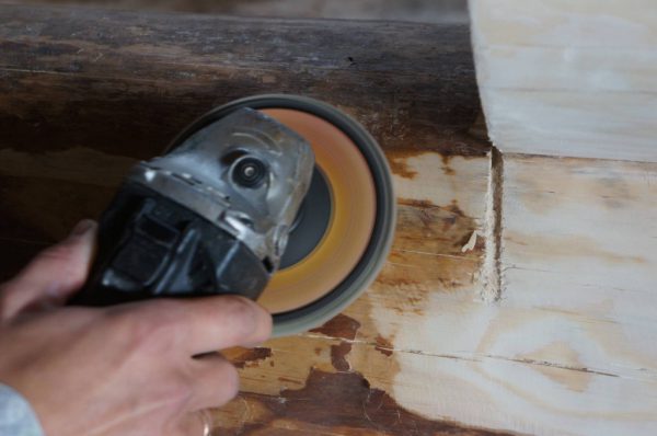 Preparation of a wooden surface for painting