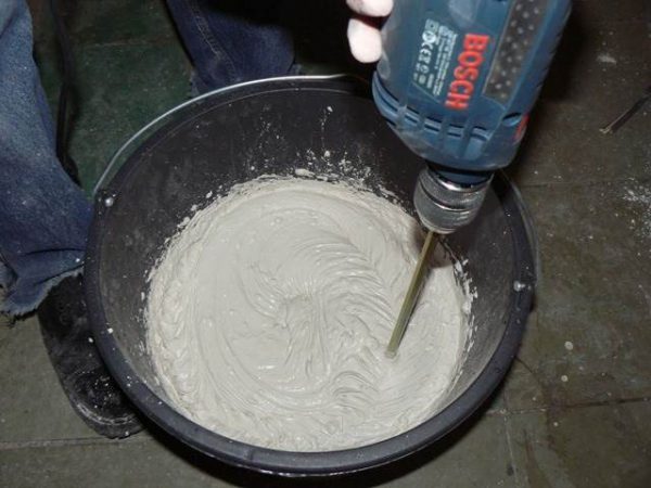 Mixing putty with a mixer