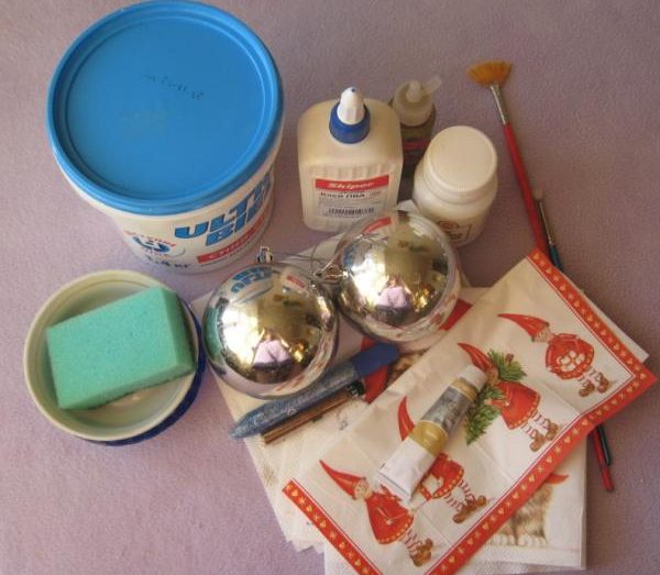 Materials for painting Christmas balls