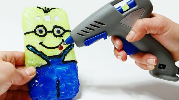 At lave legetøj med en termisk pistol