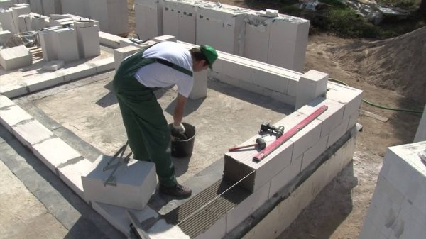 За полагање блокова газираног бетона потребан је посебан састав