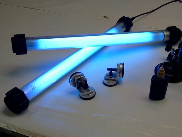 UV lamps for gluing glass
