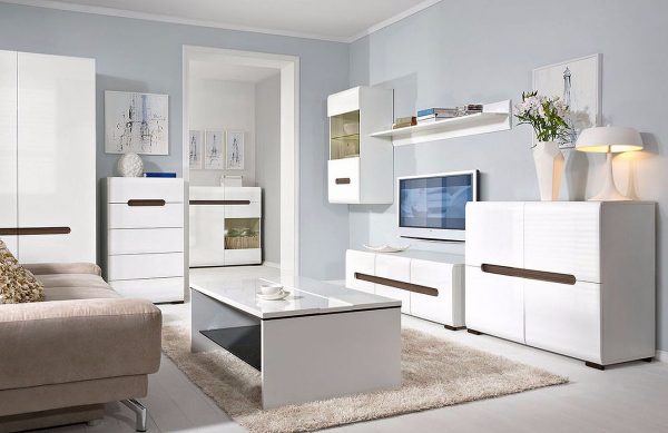 Culorile mobilierului alb au început să fie folosite relativ recent.