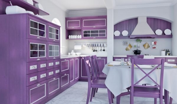 Lavender nábytok v kuchyni