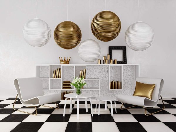 Gold in einem minimalistischen Interieur