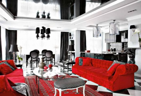 Dzīvojamā istaba melnbaltā un sarkanā krāsā
