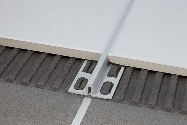 Tile expansion joint
