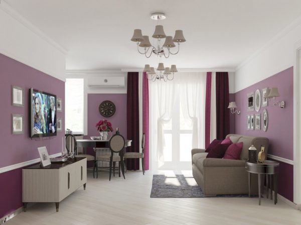 Dzīvojamā istaba gaiši purpursarkanās krāsās