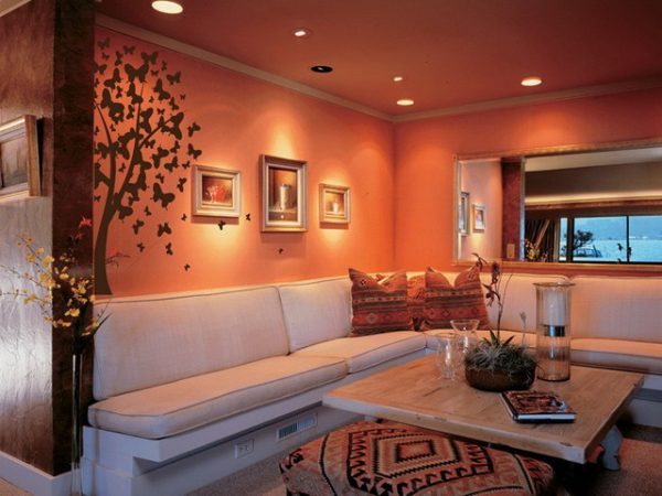 The use of terracotta in the design of the room