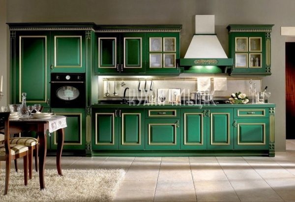 Emerald-colored kitchen facade