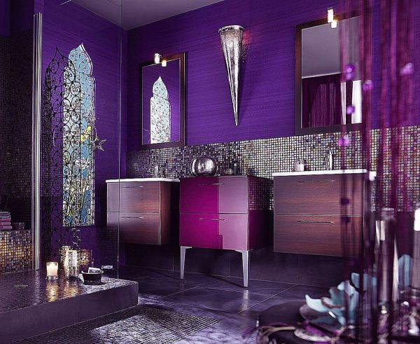 The use of different shades of purple in art deco