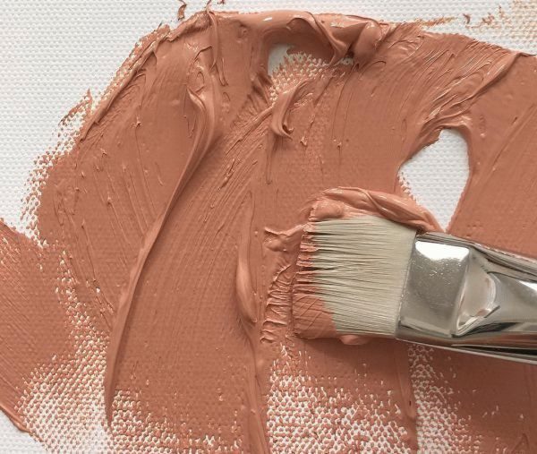 Festék színű bőr létrehozása a festészetben
