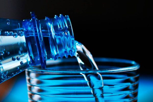 Aigua en un got
