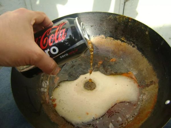 קוקה קולה שוטפת חלודה