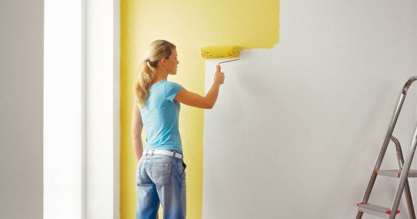 Duvarları parlak güneş ışığında boyamanız önerilmez.