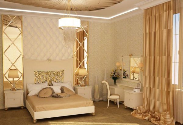 Zelta krāsas guļamistabas interjers