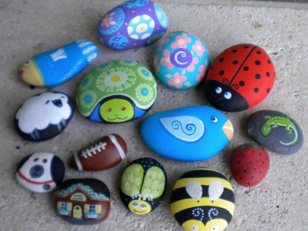 Types of drawings on stones