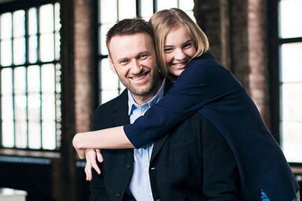 Aleksei Navalny tyttärensä kanssa