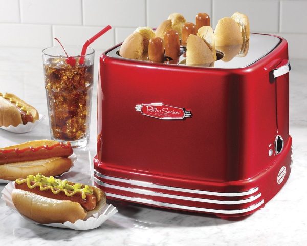 Kitchen appliance for cooking hot dogs
