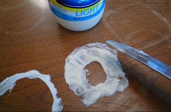 Kleine krassen kunnen worden gemaskeerd met mayonaise.