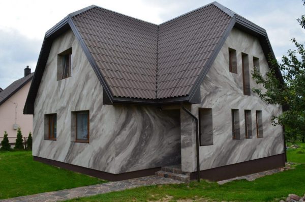 Decoración de fachada con piedra flexible.