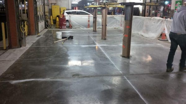 El uso de sustitutos de concreto en la reparación de la cobertura de estacionamiento